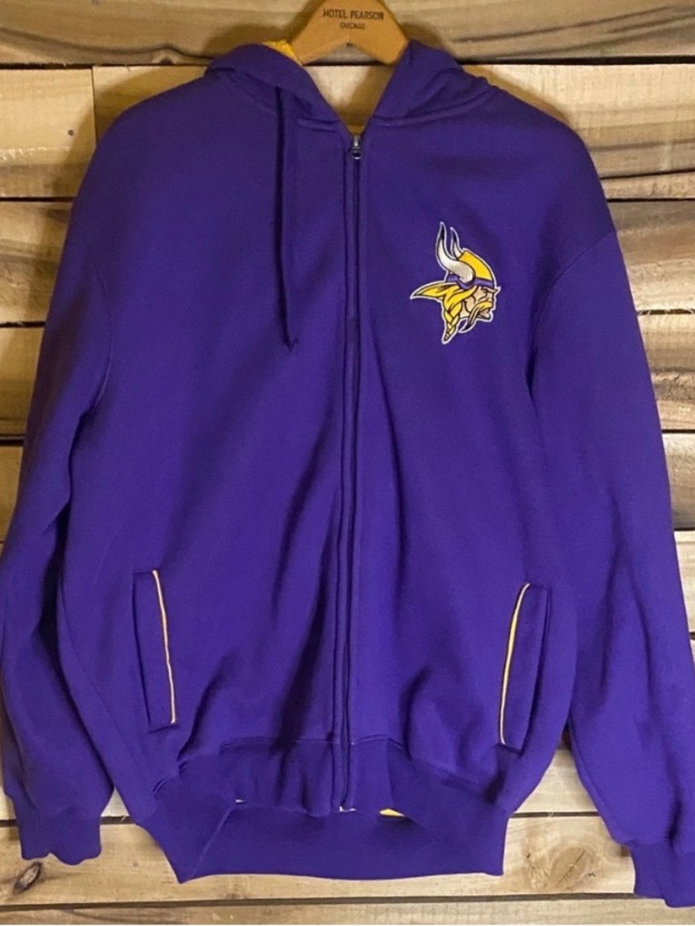 NFL Minnesota Vikings Purple Hoodie with embroidered Logos XL full zip lined